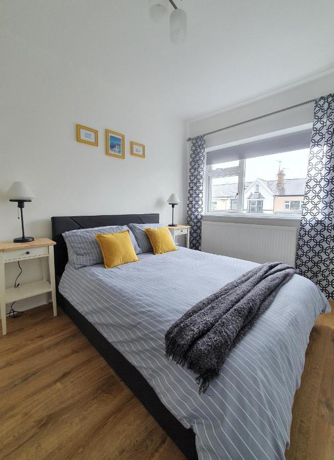 One Bed Apartment With Sofa Bed Llandudno Bagian luar foto